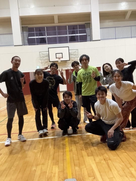 体育館でのスポーツ交流会